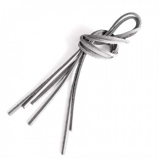 Шнур из натуральной кожи плоский светло-серый для рукоделия 5х3мм 1,05 метра 3 шт