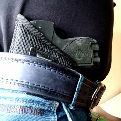 Универсальная кобура скрытого ношения для аэрозольного пистолета со скобой под левую руку